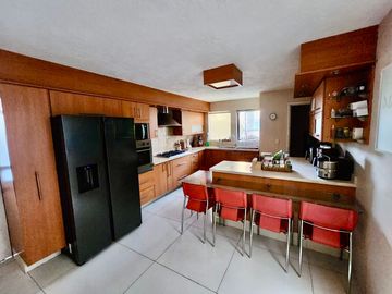 CASA EN VENTA NACIONES UNIDAS