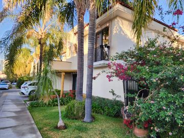 CASA EN VENTA NACIONES UNIDAS