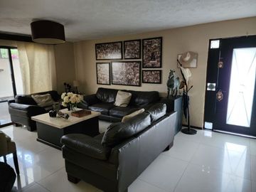 CASA EN VENTA NACIONES UNIDAS