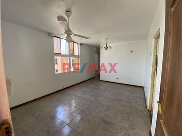 Departamento En Venta En Urbanización Miraflores // ID: 1136683