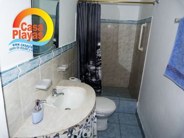 Casa con vista al mar de Venta en Playas Villamil, via a Data km 8.5