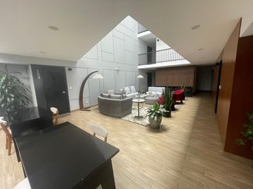 Moderno Departamento amoblado en excelente zona de San Isidro