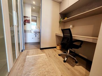 Moderno Departamento amoblado en excelente zona de San Isidro