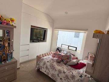 CASA EN VENTA, RECIÉN REMODELADA, CONDADO DE SAYAVEDRA, ATIZAPÁN DE ZARAGOZA.