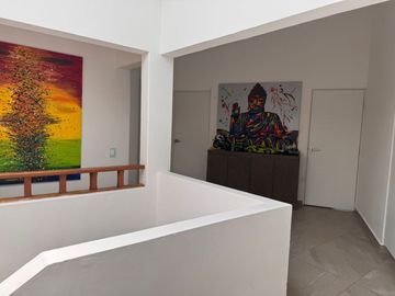 CASA EN VENTA, RECIÉN REMODELADA, CONDADO DE SAYAVEDRA, ATIZAPÁN DE ZARAGOZA.