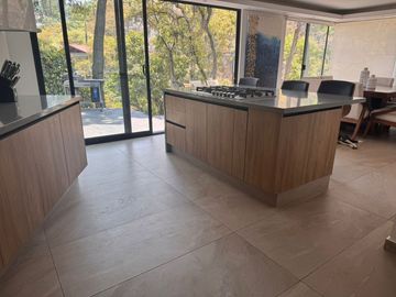 CASA EN VENTA, RECIÉN REMODELADA, CONDADO DE SAYAVEDRA, ATIZAPÁN DE ZARAGOZA.
