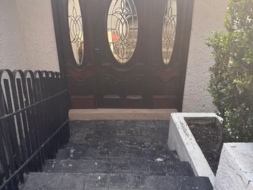 CASA EN VENTA, RECIÉN REMODELADA, CONDADO DE SAYAVEDRA, ATIZAPÁN DE ZARAGOZA.