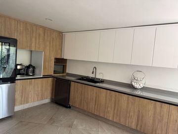 CASA EN VENTA, RECIÉN REMODELADA, CONDADO DE SAYAVEDRA, ATIZAPÁN DE ZARAGOZA.
