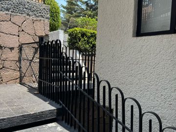 CASA EN VENTA, RECIÉN REMODELADA, CONDADO DE SAYAVEDRA, ATIZAPÁN DE ZARAGOZA.