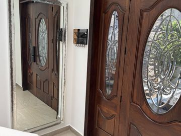 CASA EN VENTA, RECIÉN REMODELADA, CONDADO DE SAYAVEDRA, ATIZAPÁN DE ZARAGOZA.