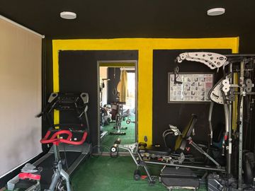 CASA EN VENTA, RECIÉN REMODELADA, CONDADO DE SAYAVEDRA, ATIZAPÁN DE ZARAGOZA.