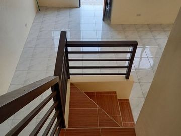 HOUSE AND LOT ORTIGAS EXTENSION SUBDIVISION NO DP FULLY FURNISH TURN OVER