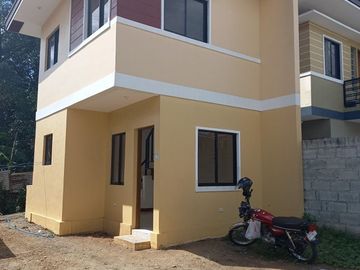 HOUSE AND LOT ORTIGAS EXTENSION SUBDIVISION NO DP FULLY FURNISH TURN OVER