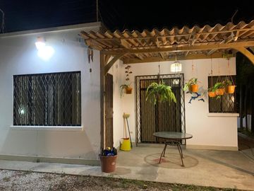 Casa en venta en sector Punta Blanca Santa Elena
