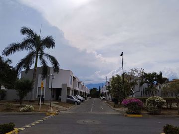 CASA  EN VENTA EN CIUDAD COUNTRY
