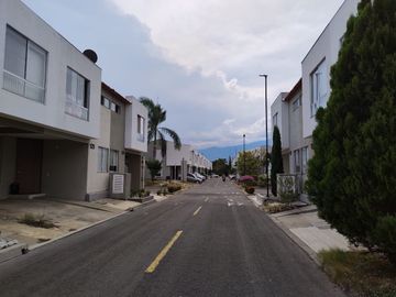 CASA  EN VENTA EN CIUDAD COUNTRY