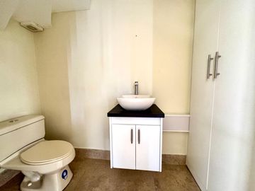 VENDO CASA EN CALDERÓN, A POCOS METROS DEL ISM