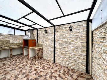 VENDO CASA EN CALDERÓN, A POCOS METROS DEL ISM