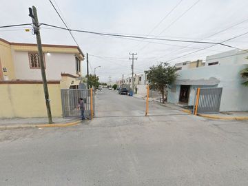 Casa en remate bancario en Villa Florida Sector B, Vista Hermosa, 88715 Reynosa, Tamps.