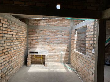 Vendo casa para remodelar