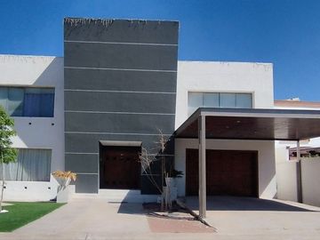 VENTA DE RESIDENCIA EN CAMPOS ELISEOS