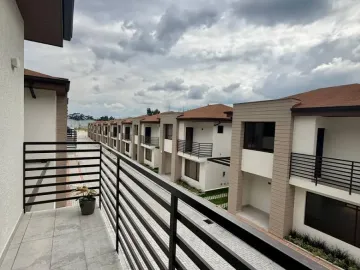 CASA DE 3 HABITACIONES SIN ADOSAR -EN VENTA- PIFO