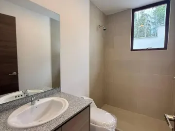 CASA DE 3 HABITACIONES SIN ADOSAR -EN VENTA- PIFO