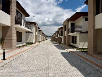 CASA DE 3 HABITACIONES SIN ADOSAR -EN VENTA- PIFO