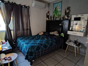 CASA EN VENTA EN PUENTE MORENO, CLUSTER CON ALBERCA, HABITACION PLANTA BAJA