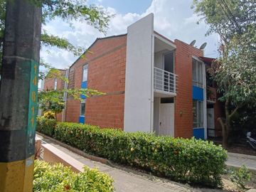 CASA EN CONJUNTO RESIDENCIAL LAS HELICONIAS