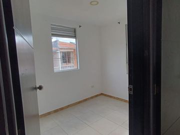 CASA EN CONJUNTO RESIDENCIAL LAS HELICONIAS