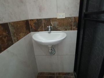 CASA EN CONJUNTO RESIDENCIAL LAS HELICONIAS