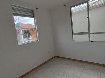 CASA EN CONJUNTO RESIDENCIAL LAS HELICONIAS