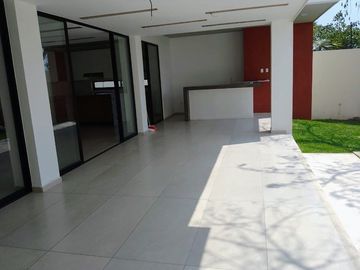 CUERNAVACA BURGOS BUGAMBILIAS CASA EN VENTA CON JARDÍN Y ALBERCA