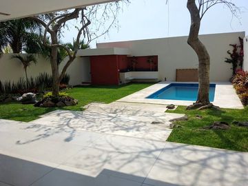 CUERNAVACA BURGOS BUGAMBILIAS CASA EN VENTA CON JARDÍN Y ALBERCA