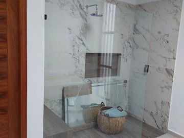 CUERNAVACA BURGOS BUGAMBILIAS CASA EN VENTA CON JARDÍN Y ALBERCA