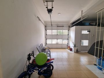 VENDO CASA EN FRACC. SIGLO XXI CON VIGILANCIA 24/7