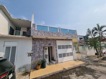 VENDO CASA EN FRACC. SIGLO XXI CON VIGILANCIA 24/7