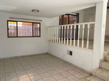 CASA EN VENTA EN FRACCIONAMIENTO ATENAS II
