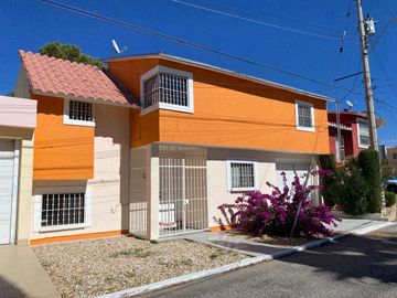 CASA EN VENTA EN FRACCIONAMIENTO ATENAS II