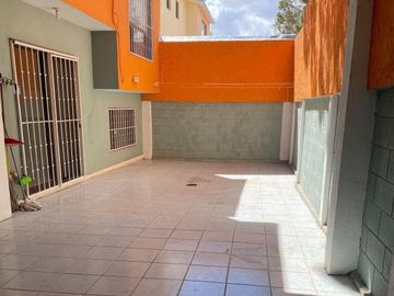CASA EN VENTA EN FRACCIONAMIENTO ATENAS II