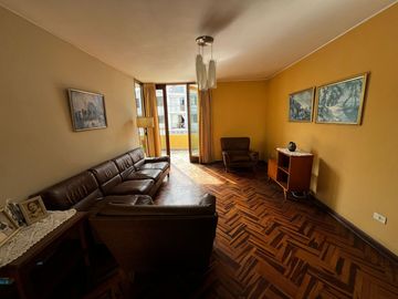 VENTA CASA 2 PISOS EN URB. PRIMAVERA