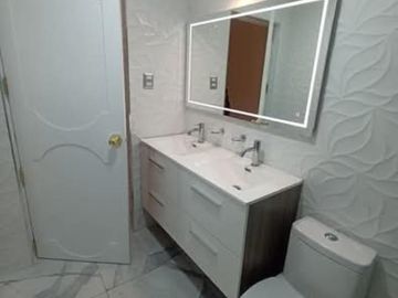 VENTA CASA 2 PISOS EN URB. PRIMAVERA