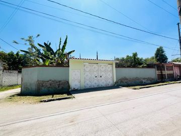 VENTA DE CASA SOLA CON ALBERCA EN OACALCO, YAUTEPEC, MORELOS