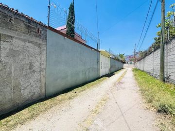 VENTA DE CASA SOLA CON ALBERCA EN OACALCO, YAUTEPEC, MORELOS