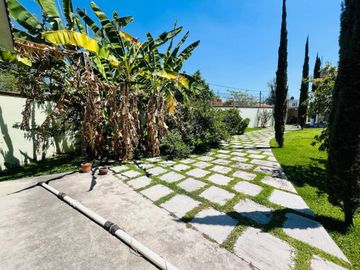 VENTA DE CASA SOLA CON ALBERCA EN OACALCO, YAUTEPEC, MORELOS