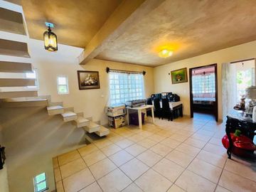 VENTA DE CASA SOLA CON ALBERCA EN OACALCO, YAUTEPEC, MORELOS