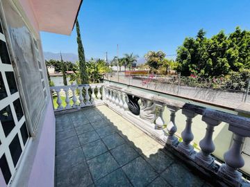 VENTA DE CASA SOLA CON ALBERCA EN OACALCO, YAUTEPEC, MORELOS