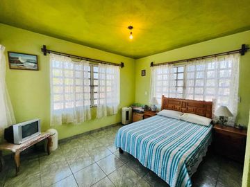 VENTA DE CASA SOLA CON ALBERCA EN OACALCO, YAUTEPEC, MORELOS