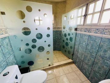 VENTA DE CASA SOLA CON ALBERCA EN OACALCO, YAUTEPEC, MORELOS
